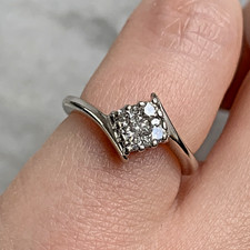 18 ct Gold Diamond Engagement Ring Cluster Bypass Twist White Gold - Size G 1/2