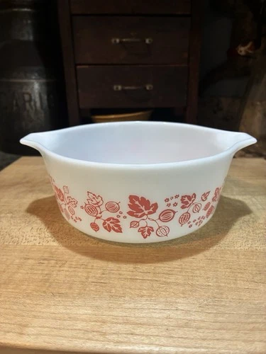 1950’s VTG Pyrex  Gooseberry Pink Cinderella #472  1 1/2 Pint Mixing Bowl Exc