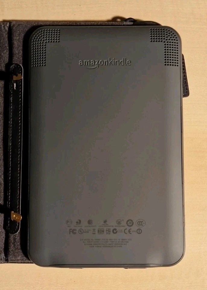 Amazon Kindle eReaders Bundle – Not Working For Parts or Repair - Image 3 of 4