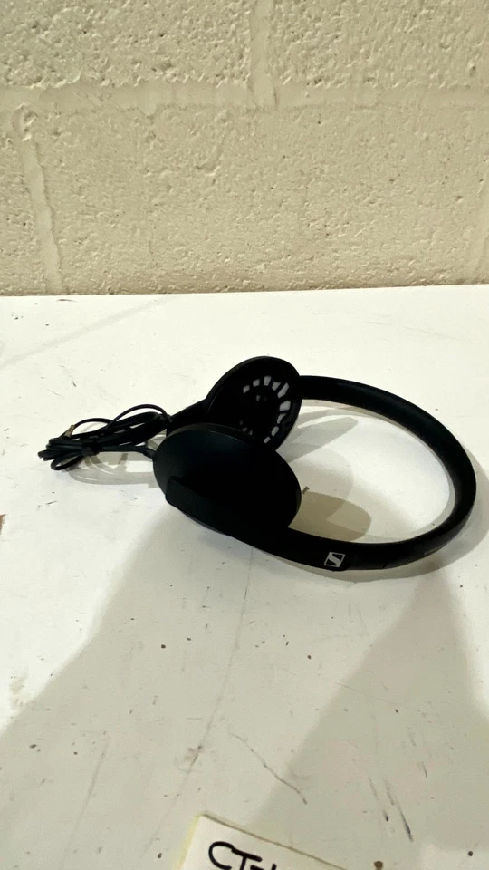 Sennheiser HD 300 Closed Back, Around Ear Headphone, Black, HD 300, photo 4 of 5
