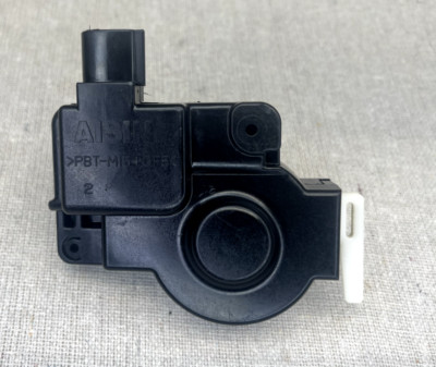 10-15 LEXUS IS250C IS350C FUEL DOOR LOCK ACTUATOR MOTOR OEM 77030-53010