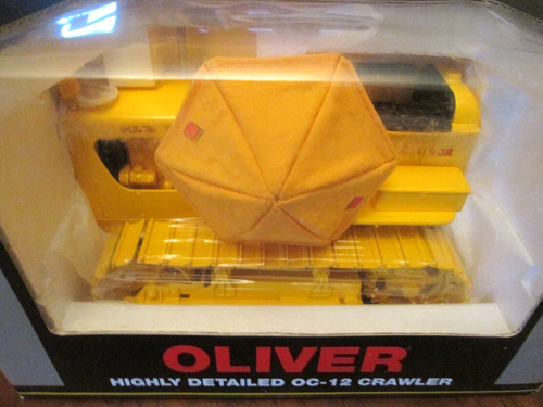 SpecCast 1/16 Oliver OC-12 Diesel Crawler Dozer w/Umbrella - Highly Detailed NIB - Picture 2 of 14