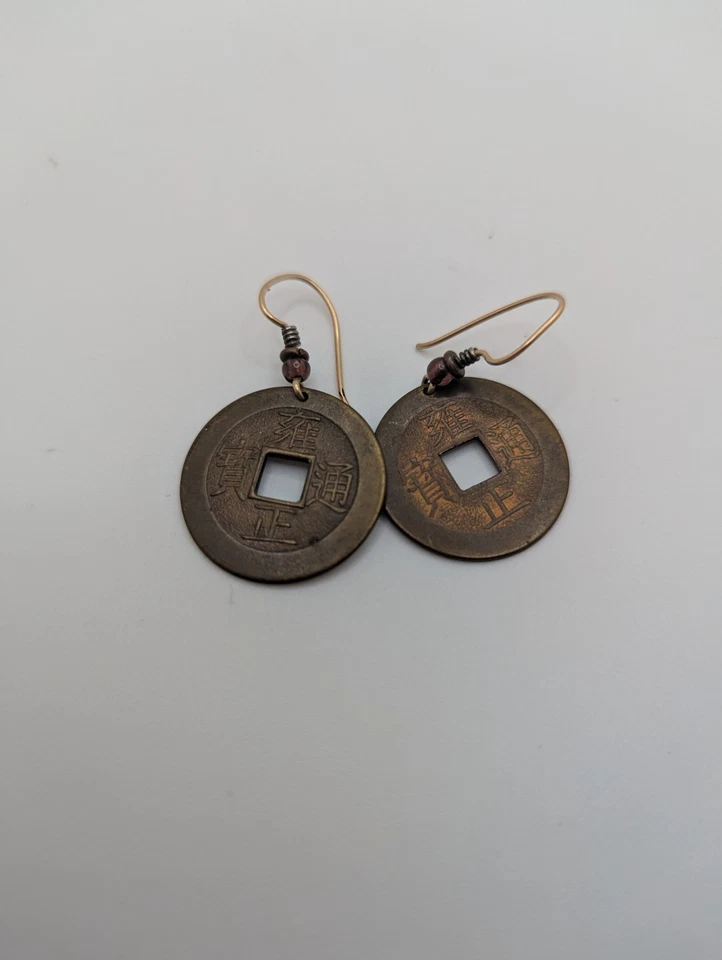 Chinese Coin Drop Earrings 1.5” Tigers Eye 10k Gold French Ear Hook - Imagem 3 de 4