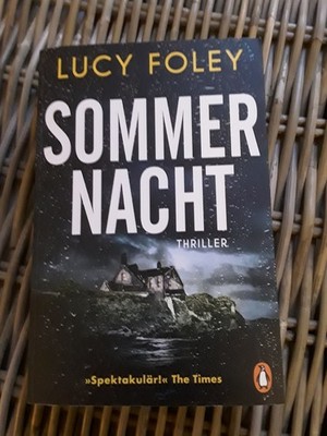 Sommernacht von Lucy Foley  sehr spannend auf einer irischen Insel im Atlantik 