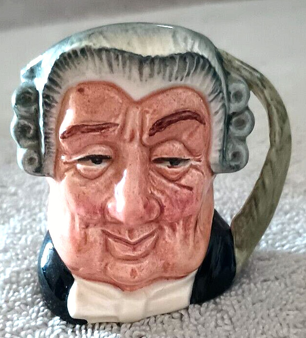 Royal Doulton Toby Mug "The Lawyer" D6524  2 1/2" Tall