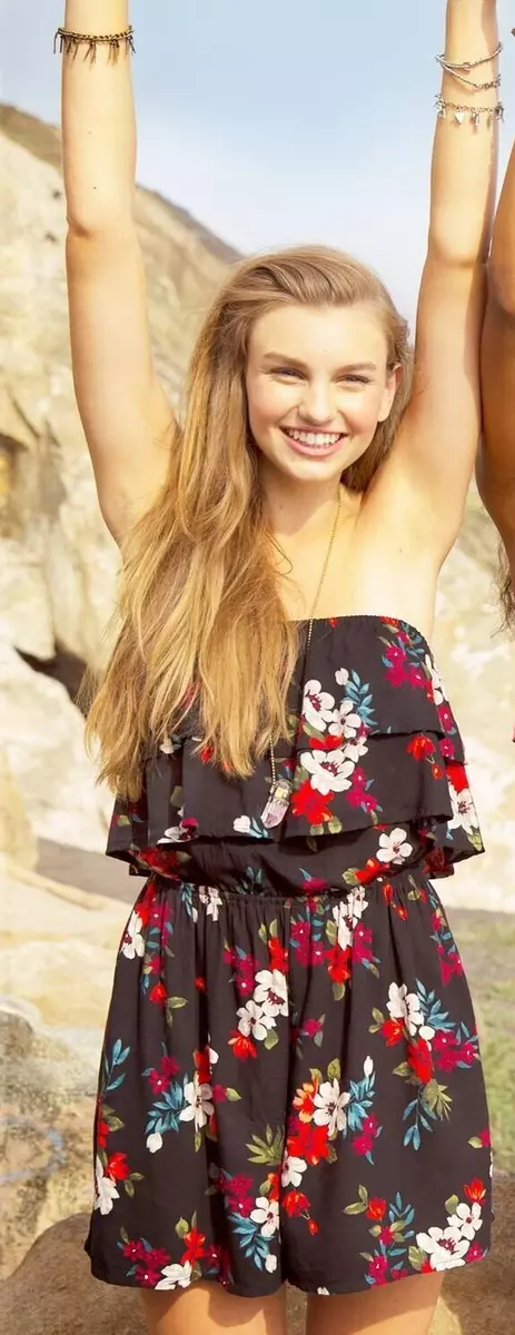 Off shoulder hollister 2025