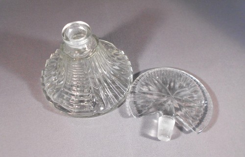 Vintage Clear Pressed Glass Decorative Perfume Bottle 5" Tall. - Picture 2 of 8