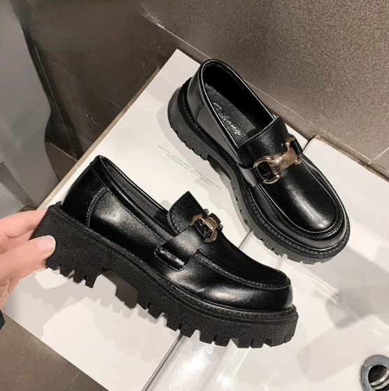 Flat shoes hotsell with platform