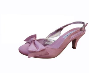 pale pink shoes low heel