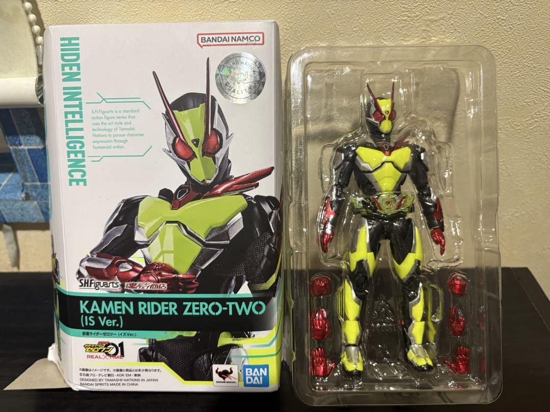 仮面ライダーゼロツー【イズver】 KAMEN RIDER ZERO-TWO Amazon.com: Bandai S.H. Figuarts Kamen Rider Zero Two (Is