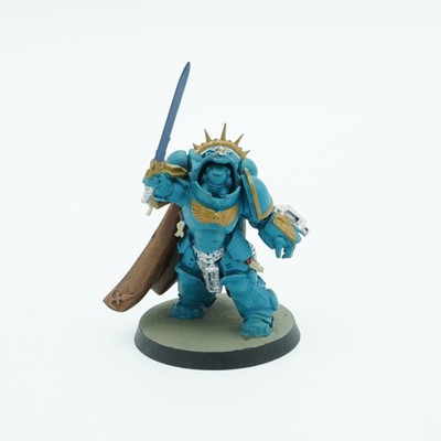 Warhammer 40k Space Marines Primaris Gravis Captain plastic miniature