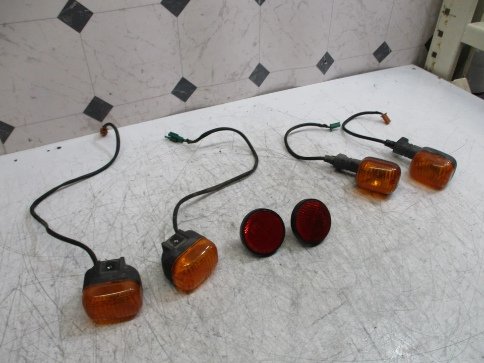 Yamaha Zuma yw125 2011 11 2009 - 2014 luz de giro delantera trasera izquierda derecha. Foto 3 de 4