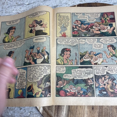 Four Color #382 (Dell Comics March 1952) Snow White In The Seven Dwarfs - Picture 19 of 23