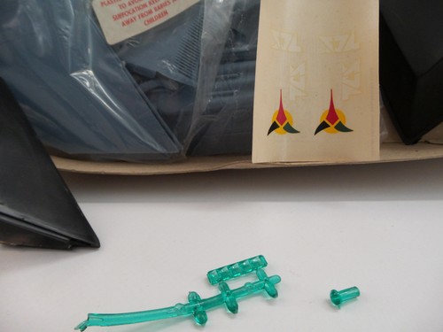 STAR TREK : KLINGON BATTLE CRUISER MODEL KIT MADE BY AURORA CIRCA 1972 - Picture 8 of 9