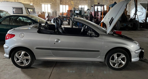 Peugeot Cabrio / Leder / Klima / Allwetter
