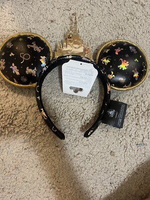 Disney World 50th Anniversary Gold Castle Grand Finale  display picture 1