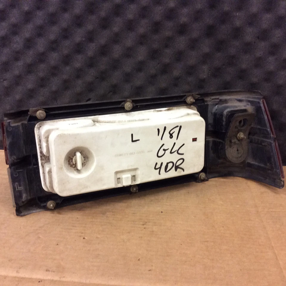 DE COLECCIÓN 81 82 MAZDA GLC LUZ TRASERA IZQUIERDA SEDÁN 4 PUERTAS SUPER LIMPIO Foto 3 de 3