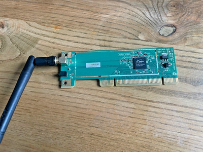 Carte Wi-Fi PCI D-Link DWA-525 802.11b/g/n + Antenne   HW A2