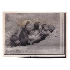 Original AP Wire Photo Cambodian Family Sheltering Phnom Penh Cambodia 1975