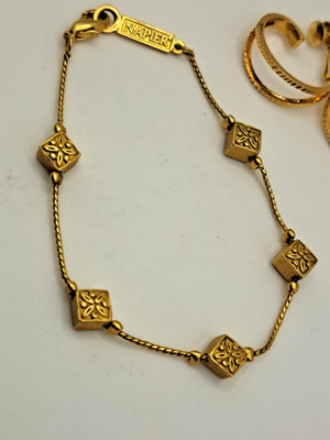 Vintage Napier Set Gold Tone Jewelry ~ Signed ~ Clip Earrings & Bracelet 