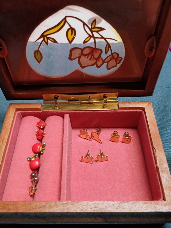 Wooden Jewelry Box Heart Shaped Glass Top with Assorted Earrings- 5" x 4" x 2"