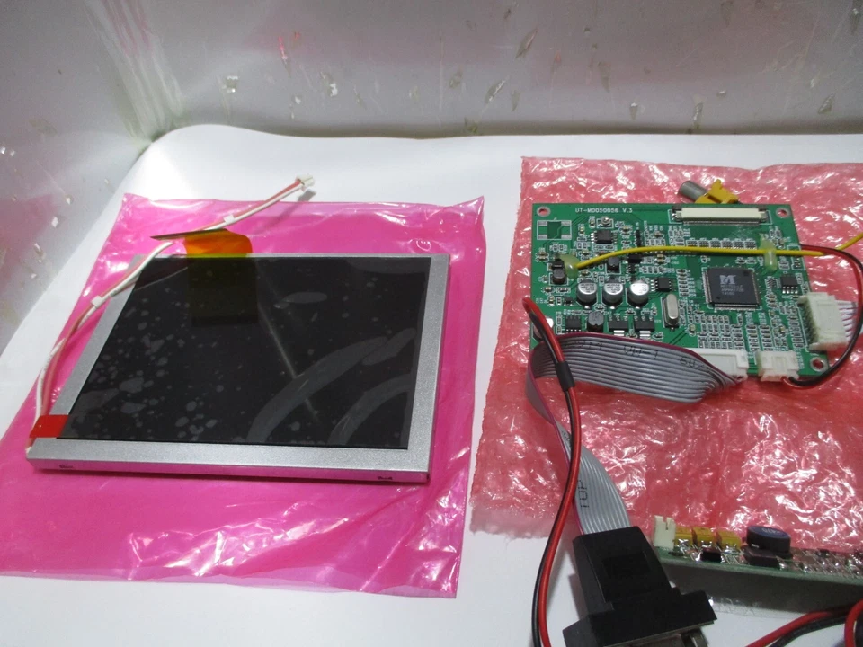 Innolux AT050TN22 V.1 5" TFT 640×480 LCD Display Screen Panel  w/ Controller - Image 2 of 4