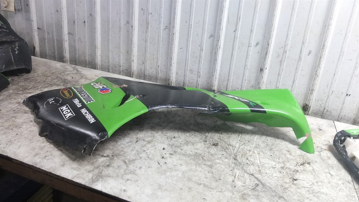03 Kawasaki ZX750 ZX 750 ZX7 ZX7R P Ninja Right Side Cover Fender