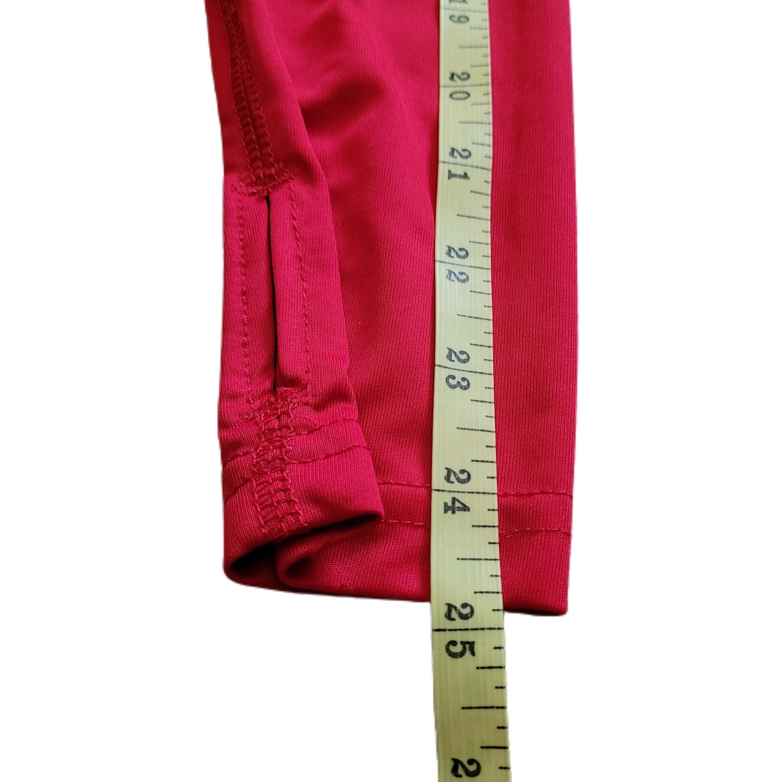 Danskin Women's Long Sleeve 1/4 Zip Thumbholes Performance Top Red Small