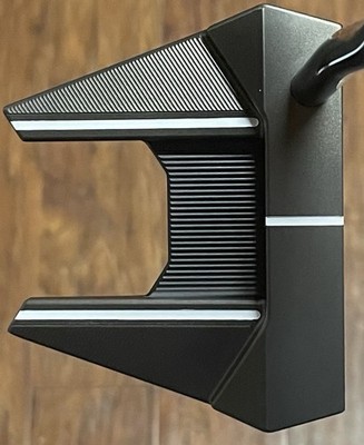 Scotty Cameron Phantom Black 7 Putter W/ Cover - Limited Release