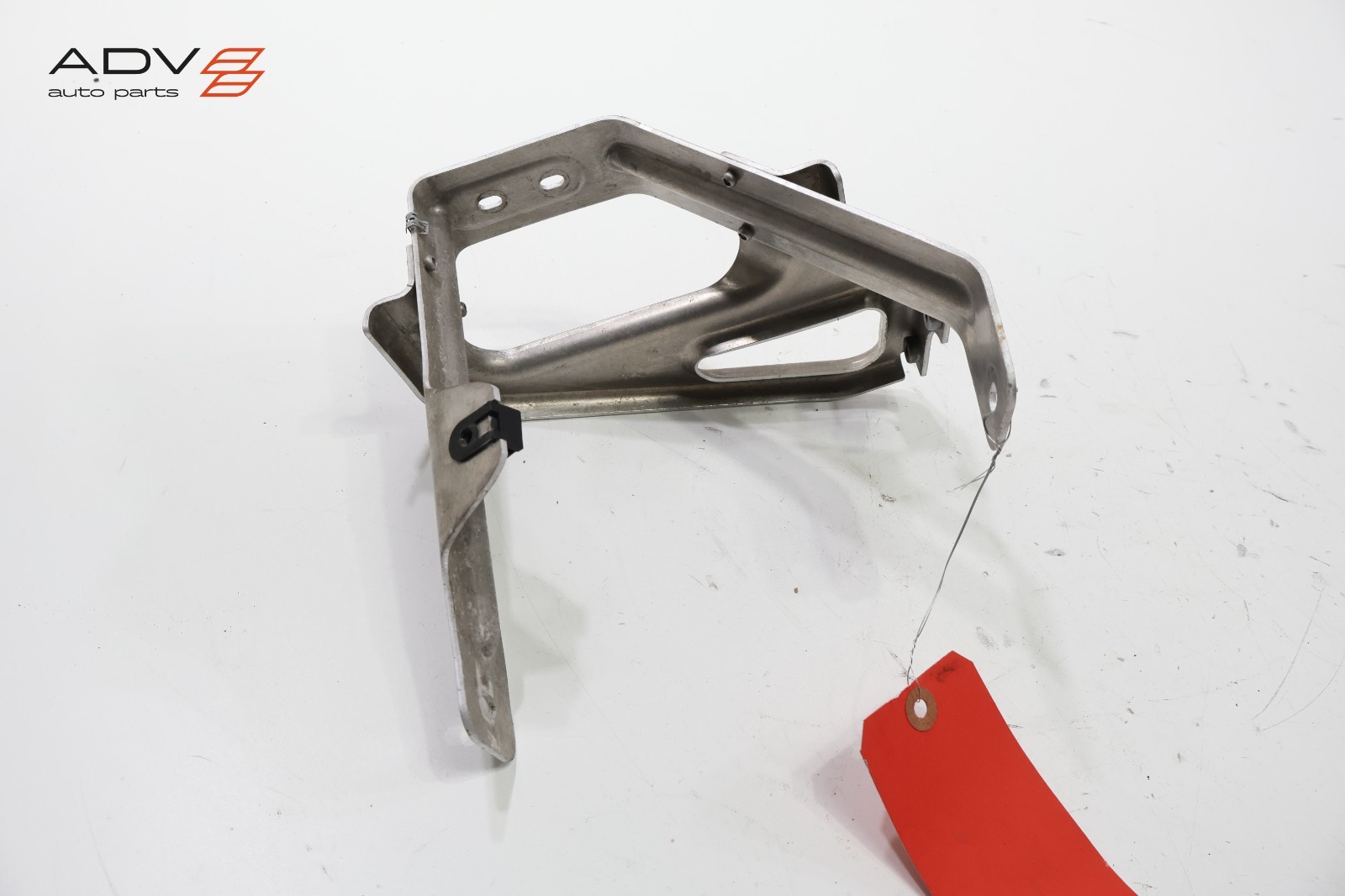2014 - 2020 BMW i8 I12 REAR LEFT SIDE QUARTER PANEL UPPER SUPPORT BRACKET OEM