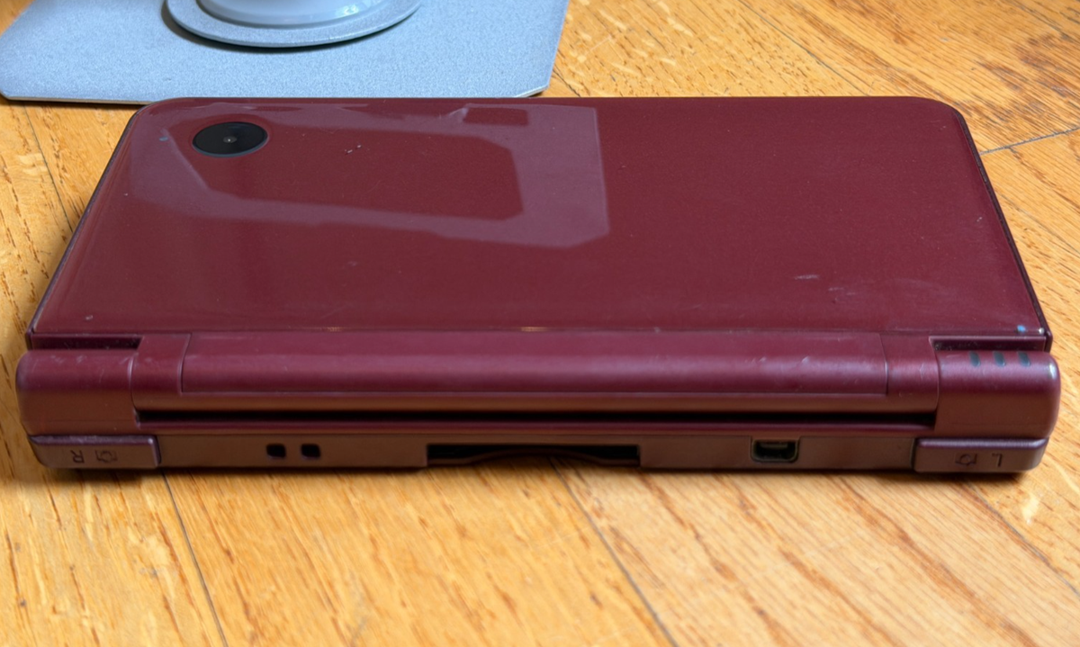 Nintendo DS i DSi LL Japanese Handheld system console Burgundy
