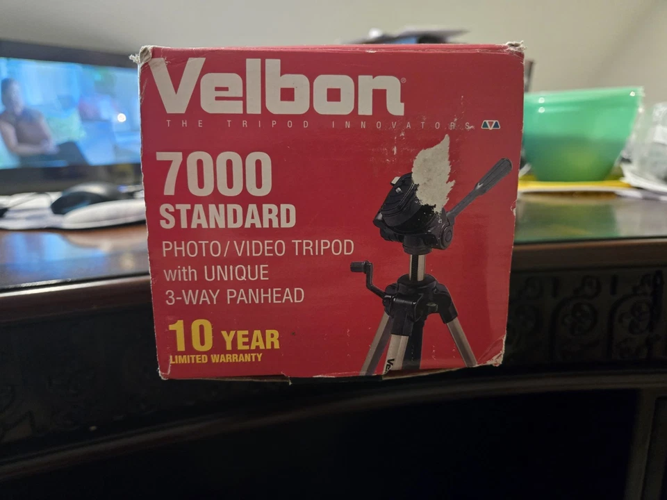 VELBON 7000 CAMERA TRIPOD 21”-47” Adjustable Height With Level Bubble 3way Head - Image 4 of 4