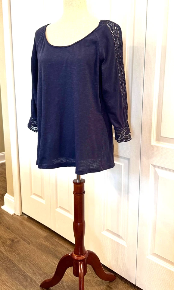 Top boho Sonoma para mujer P/L, azul marino con encaje hombros a puños, 100 % algodón Foto 2 de 4