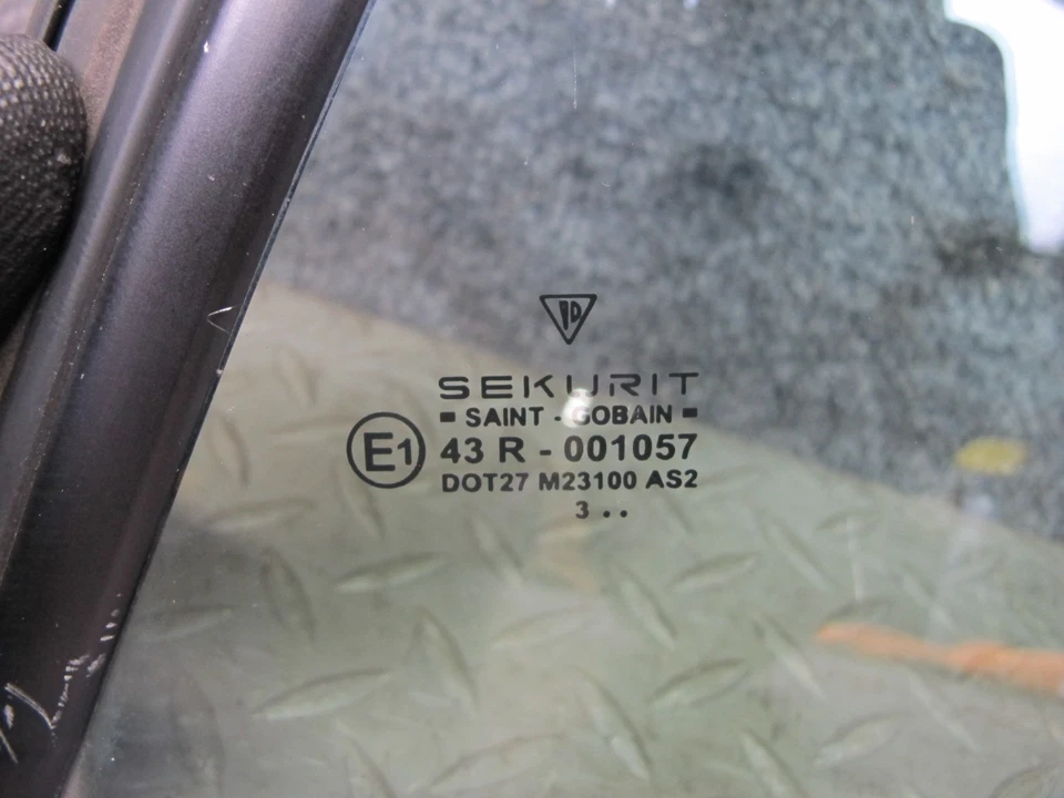 PORSCHE 911 CARRERA 996 1999-2005 CONVERTIBLE CUARTO TRASERO IZQUIERDO CRISTAL VENTANA Foto 3 de 4