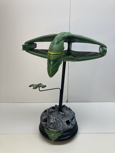 Star Trek The Next Generation Romulan Warbird Modell Raumschiff von Hand Gebaut - Picture 2 of 24