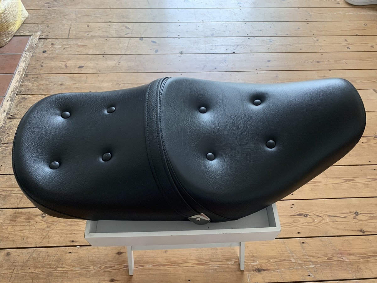 Triumph Thunderbird 900 King & Queen Bolt On Seat A9708016