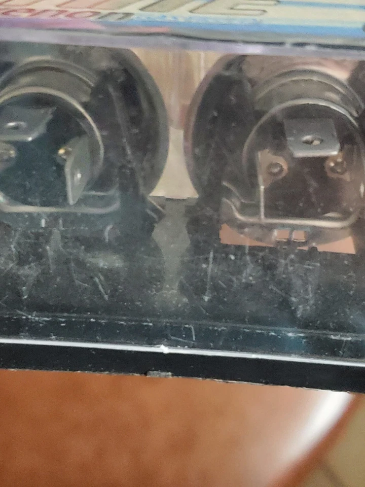 HNG Xenon Gas Filled Super White Bulbs H4 - Image 3 of 4