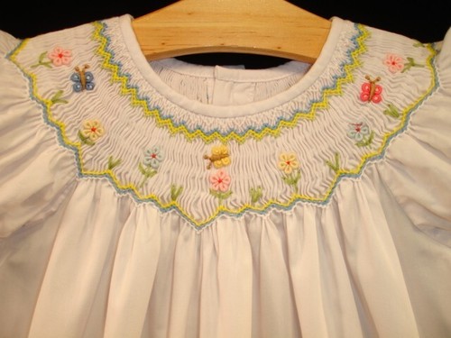 Ciao Bebe NEU handbesticktes Bischof gesmoktes Kleid Baby Mädchen WEISS Größe 9M - Bild 3 von 4