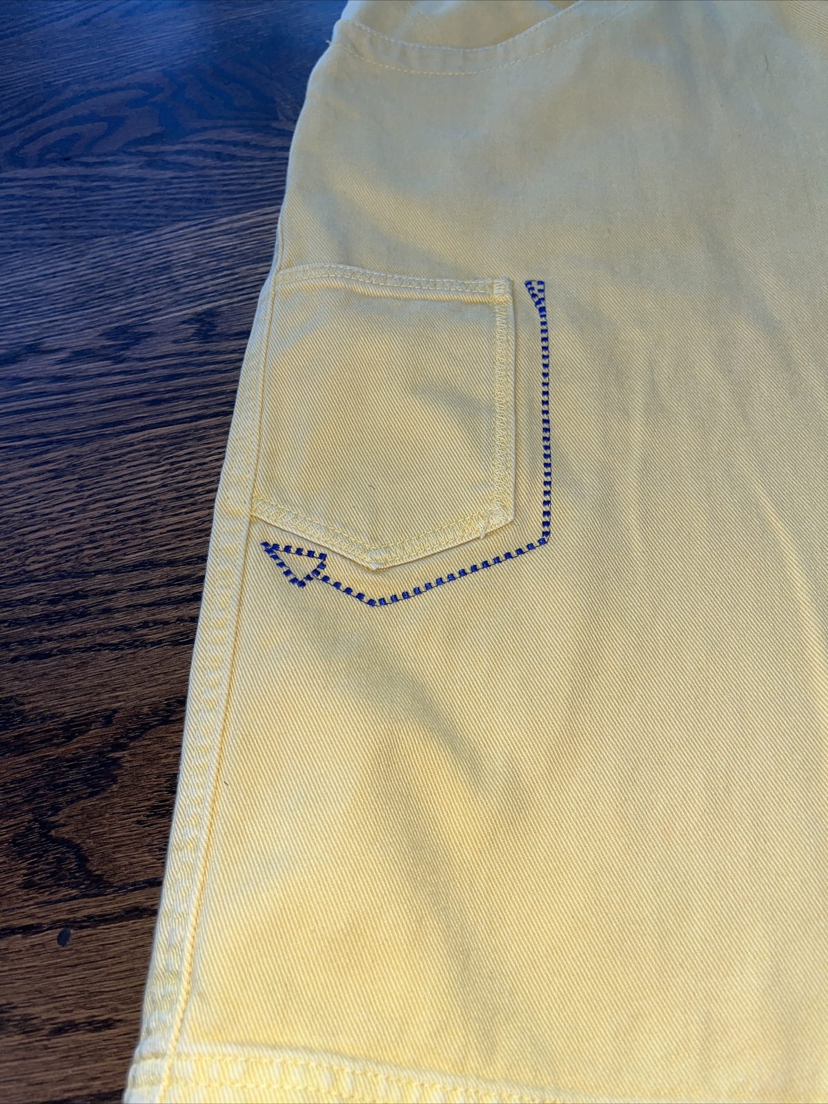 Hiphop History Bare the billion dollar jeans club Shorts size 31 Yellow - View 2