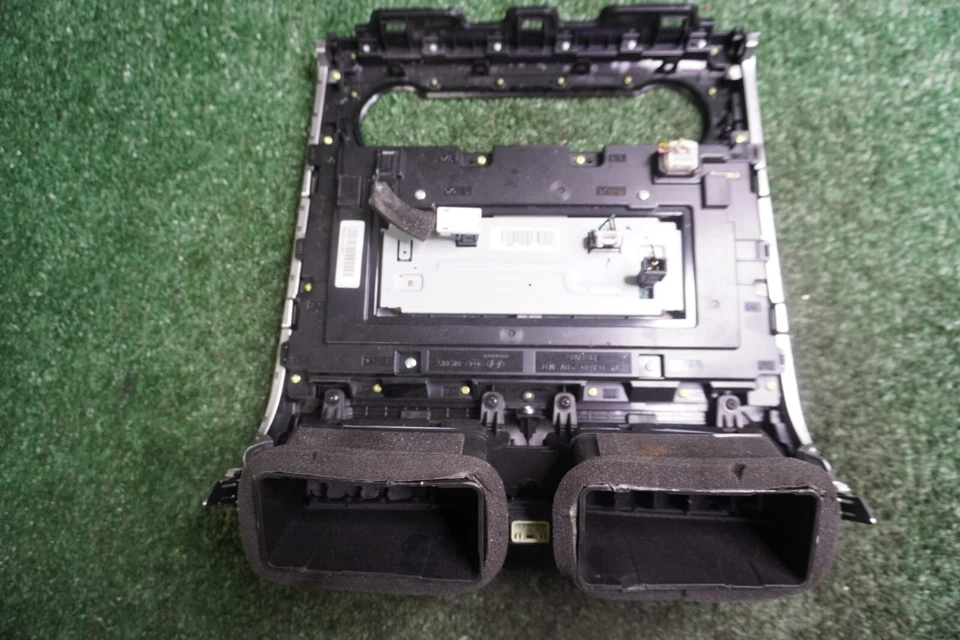 2022 2023 HYUNDAI TUCSON RADIO INFO DISPLAY SCREEN OEM  96525N9200RET - Image 4 of 4