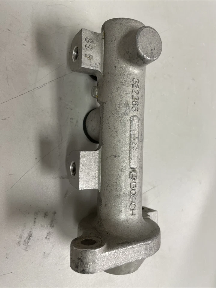 Cilindro maestro de freno de cartón para Ford Five Hundred Mercury Montego Foto 3 de 4