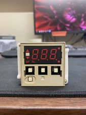 OMRON E5CS-Q1KJX-DIN TEMPERATURE CONTROLLER 100 TO 240 VAC 50/60HZ