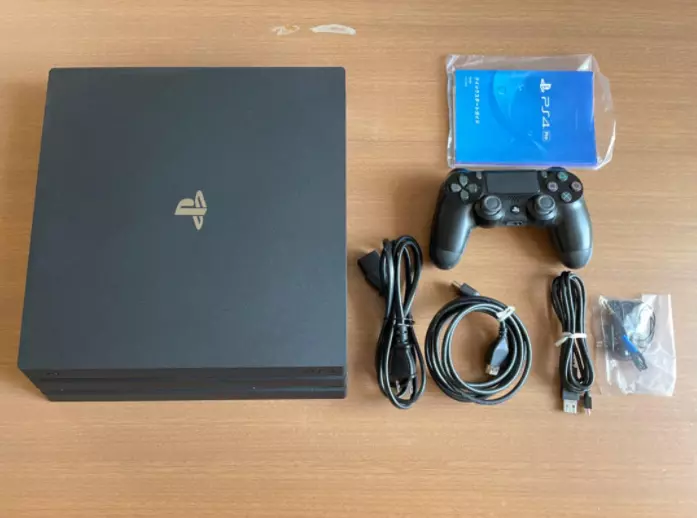 SONY PS4 PlayStation 4 Pro Jet Black 1TB CUH-7000B Console Japan