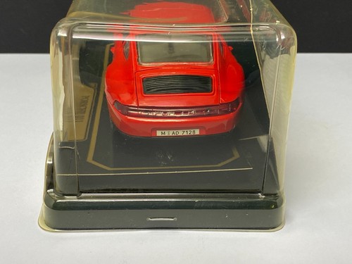 Vintage Majorette Porsche 911 Red - 1/24 Scale - Sealed pack (with staples) MINT - Picture 5 of 8