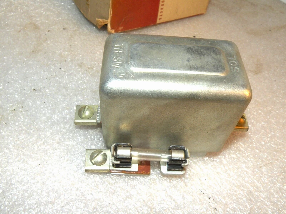 Ford Mercury 1949 1950 OEM FoMoCo relé de sobremarcha de 6 voltios 8M-6915 nuevo en stock Ford Foto 4 de 4