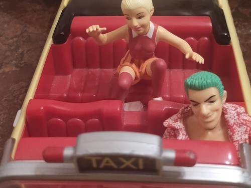 RARE Vintage Sega Crazy Taxi R/C car Radio Control 27 mhz - Picture 11 of 12