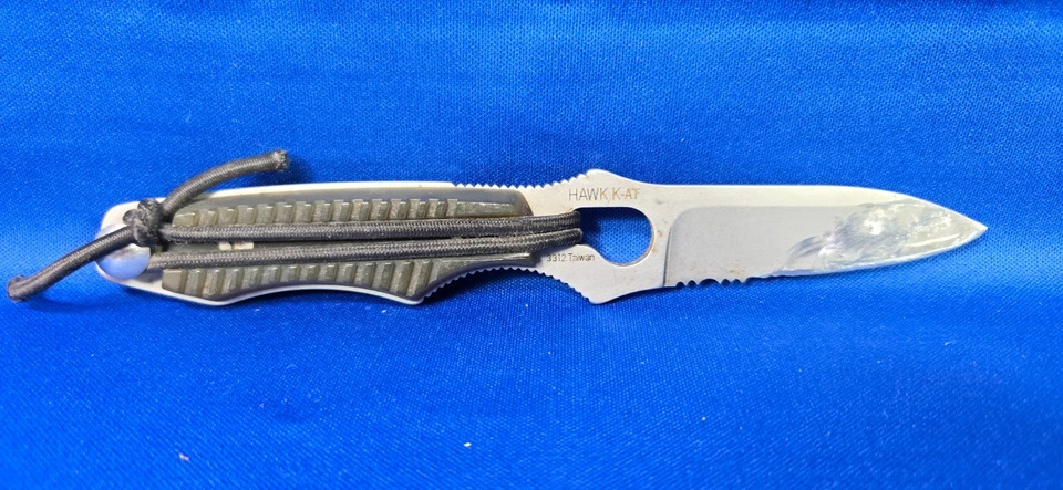 DISCONTINUADO CRKT 3312 Hawk K-AT - Cuchillo de cuello táctico de borde liso con funda Foto 4 de 4