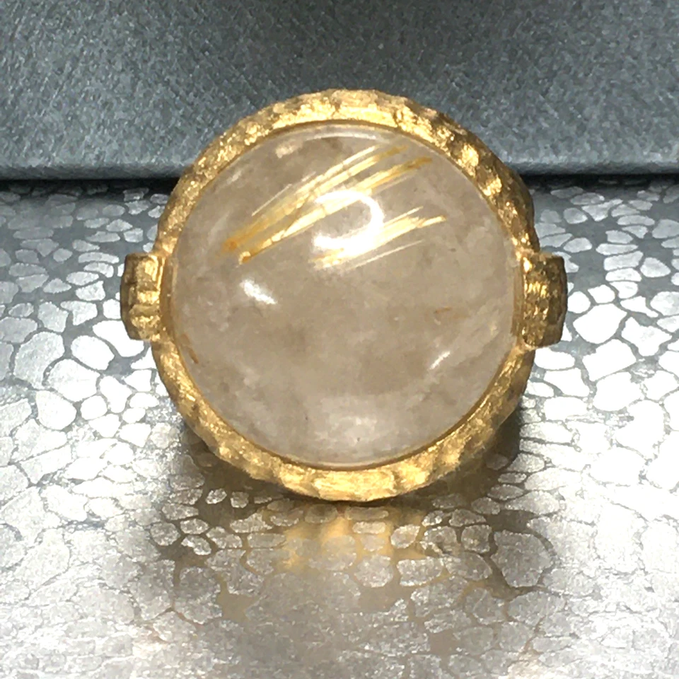 Anillo de cuarzo cabujón rutilado de latón dorado RL talla 5,5 martillado Foto 3 de 4