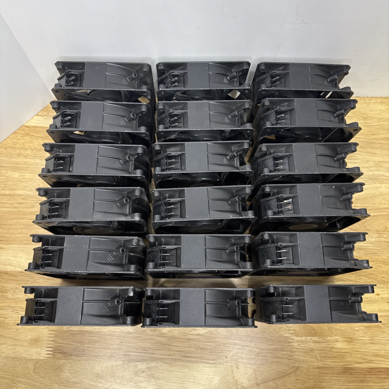 Lot Of 18 - ETRI COOLING FANS - Model 141 LS - 02 82 010 - 115v 50/60Hz Untested