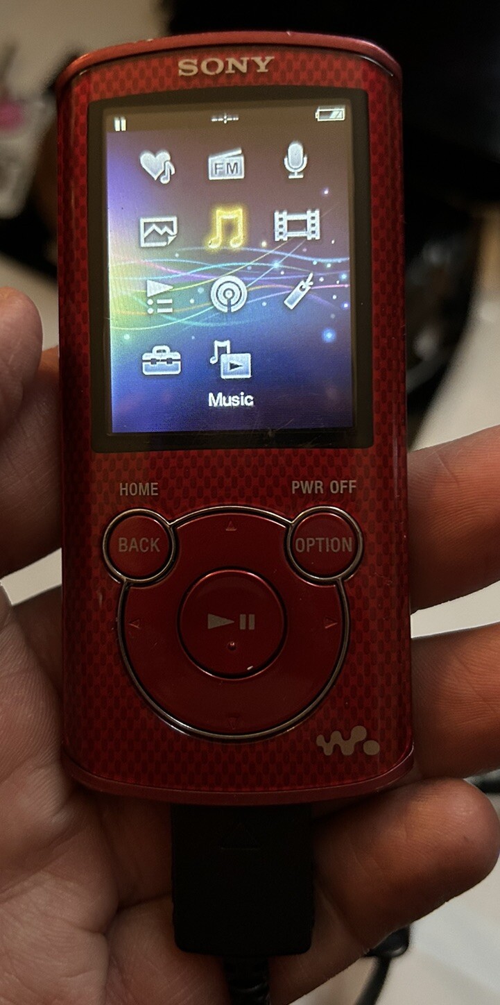 Sony Walkman NWZE463 Digital Media Player 4GB ( SCRATCHED ) Tested